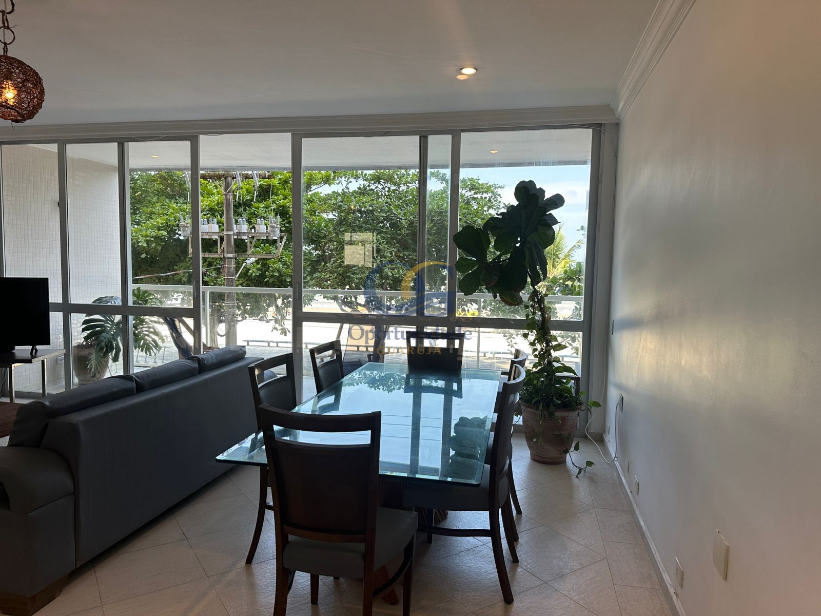Apartamento Frente ao Mar, Pitangueiras, Guarujá - SP