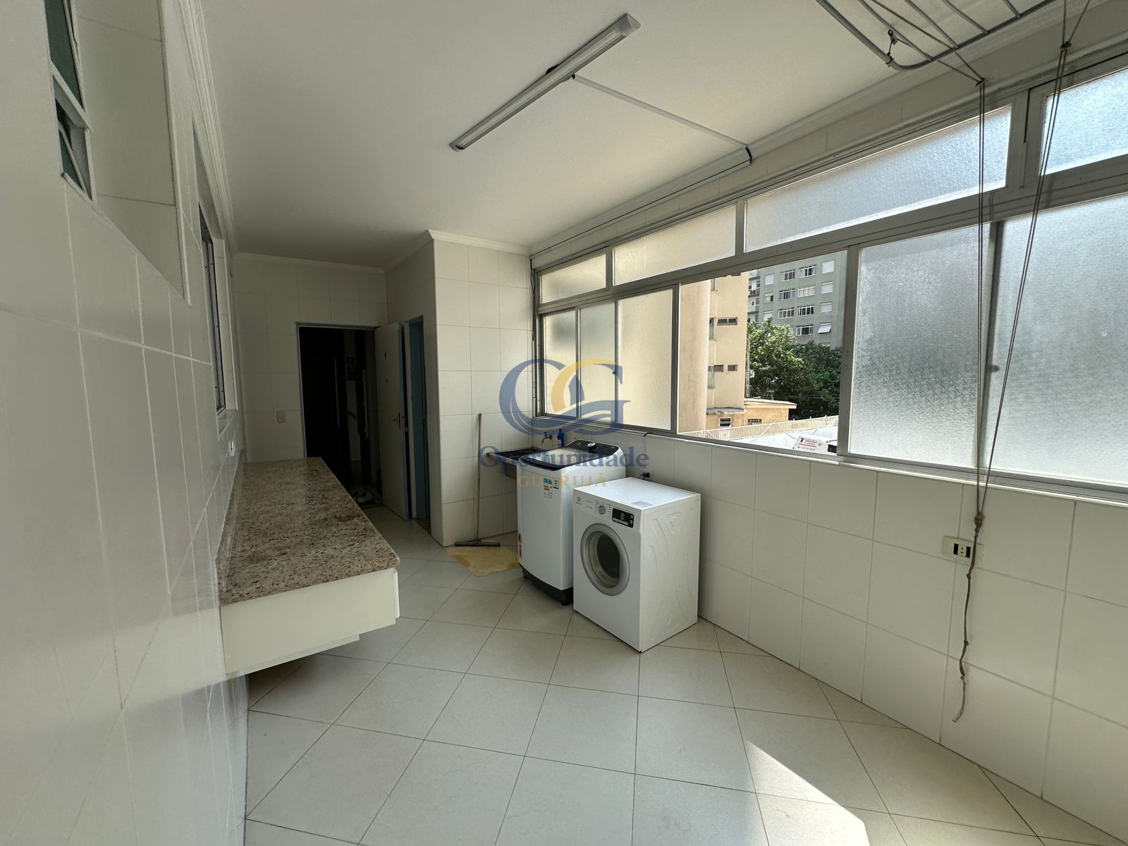 Apartamento Frente ao Mar, Pitangueiras, Guarujá - SP