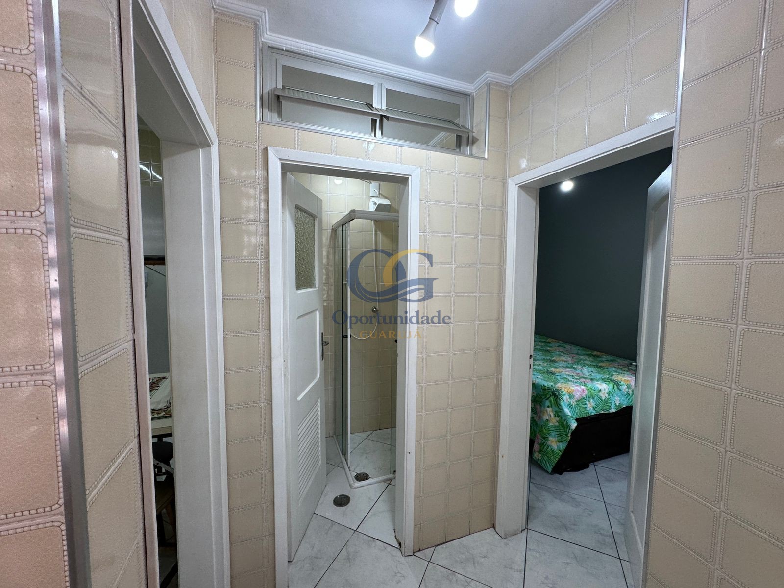 Apartamento na Praia das Pitangueiras, Guarujá - SP