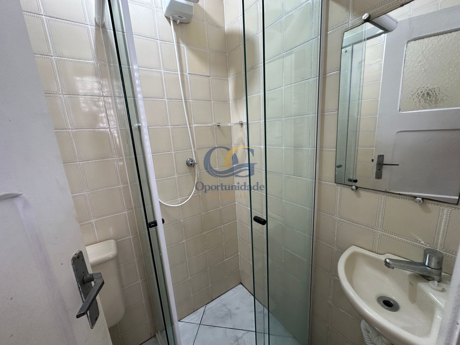 Apartamento na Praia das Pitangueiras, Guarujá - SP