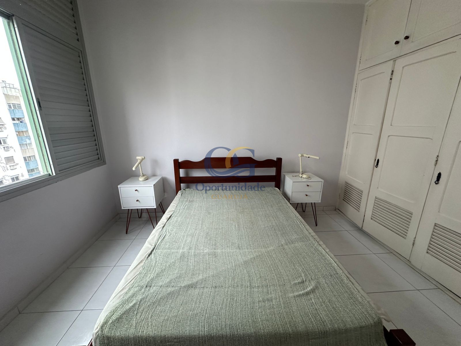 Apartamento na Praia das Pitangueiras, Guarujá - SP