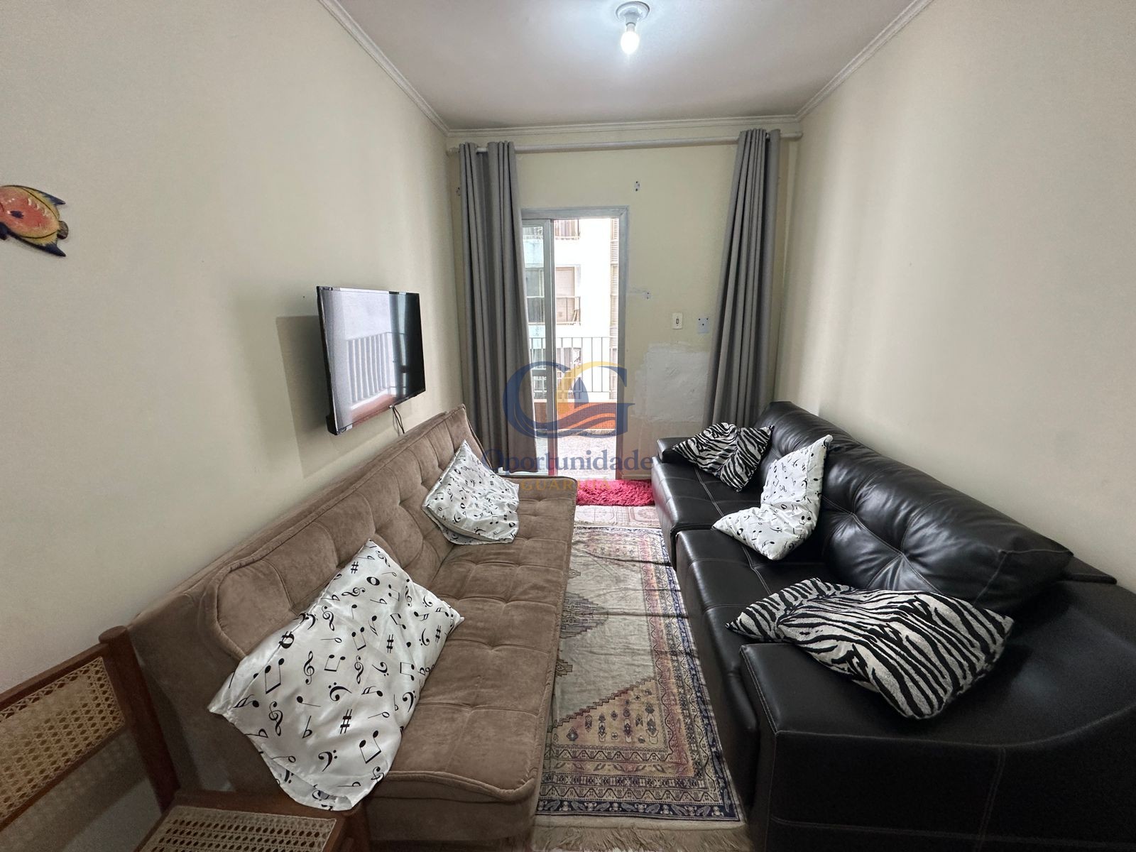 Apartamento na Praia das Pitangueiras, Guarujá - SP