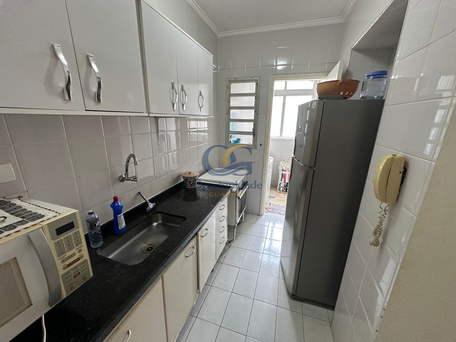 Apartamento na Praia das Pitangueiras, Guarujá - SP