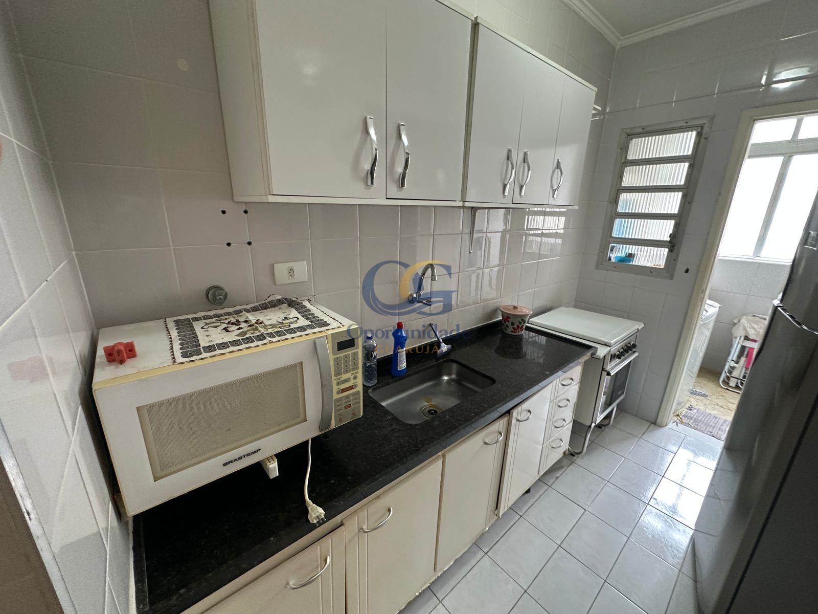 Apartamento na Praia das Pitangueiras, Guarujá - SP