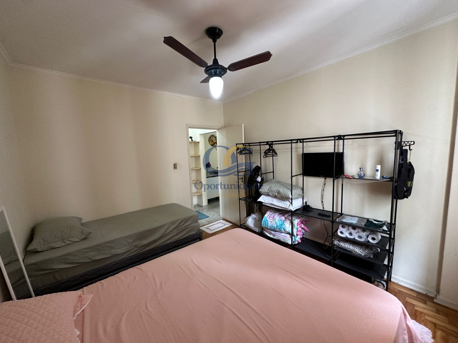 Apartamento na Praia das Pitangueiras, Guarujá - SP