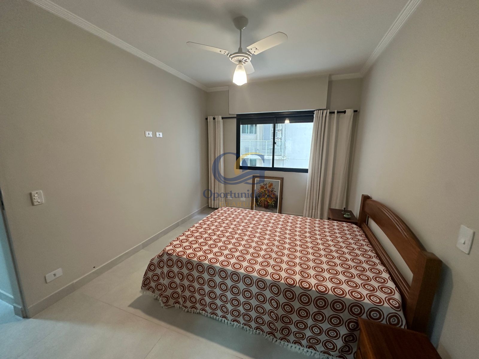 Apartamento na Praia das Pitangueiras, Guarujá - SP