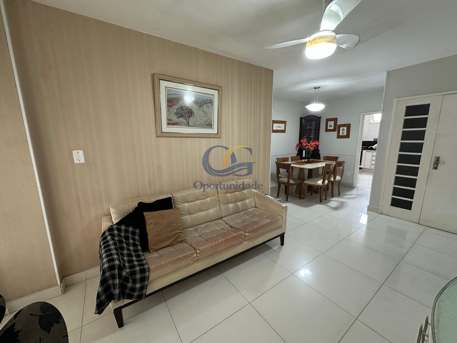 Apartamento na Praia das Pitangueiras, Guarujá - SP