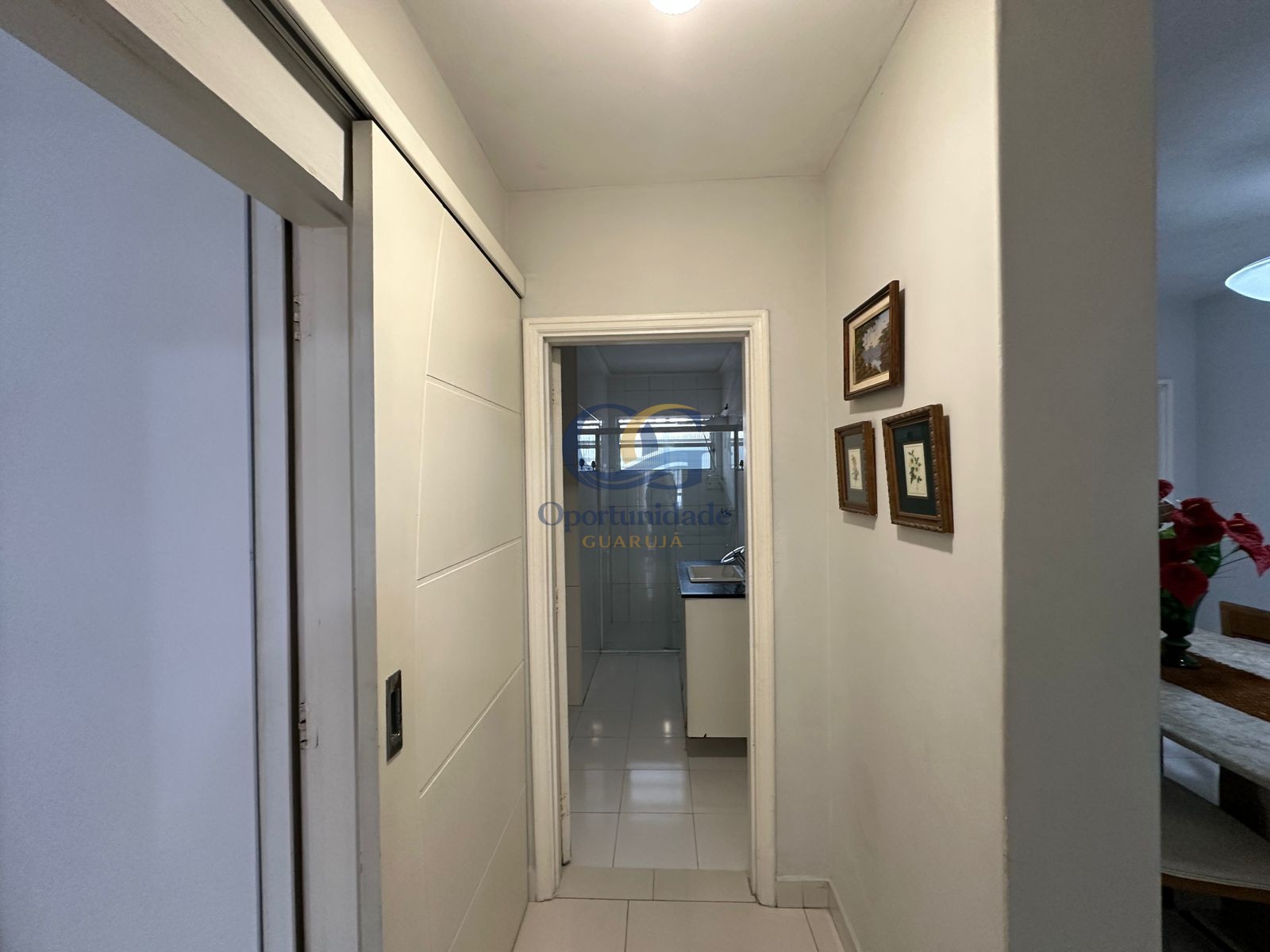 Apartamento na Praia das Pitangueiras, Guarujá - SP