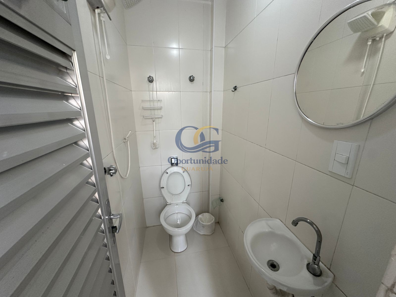 Apartamento na Praia das Pitangueiras, Guarujá - SP