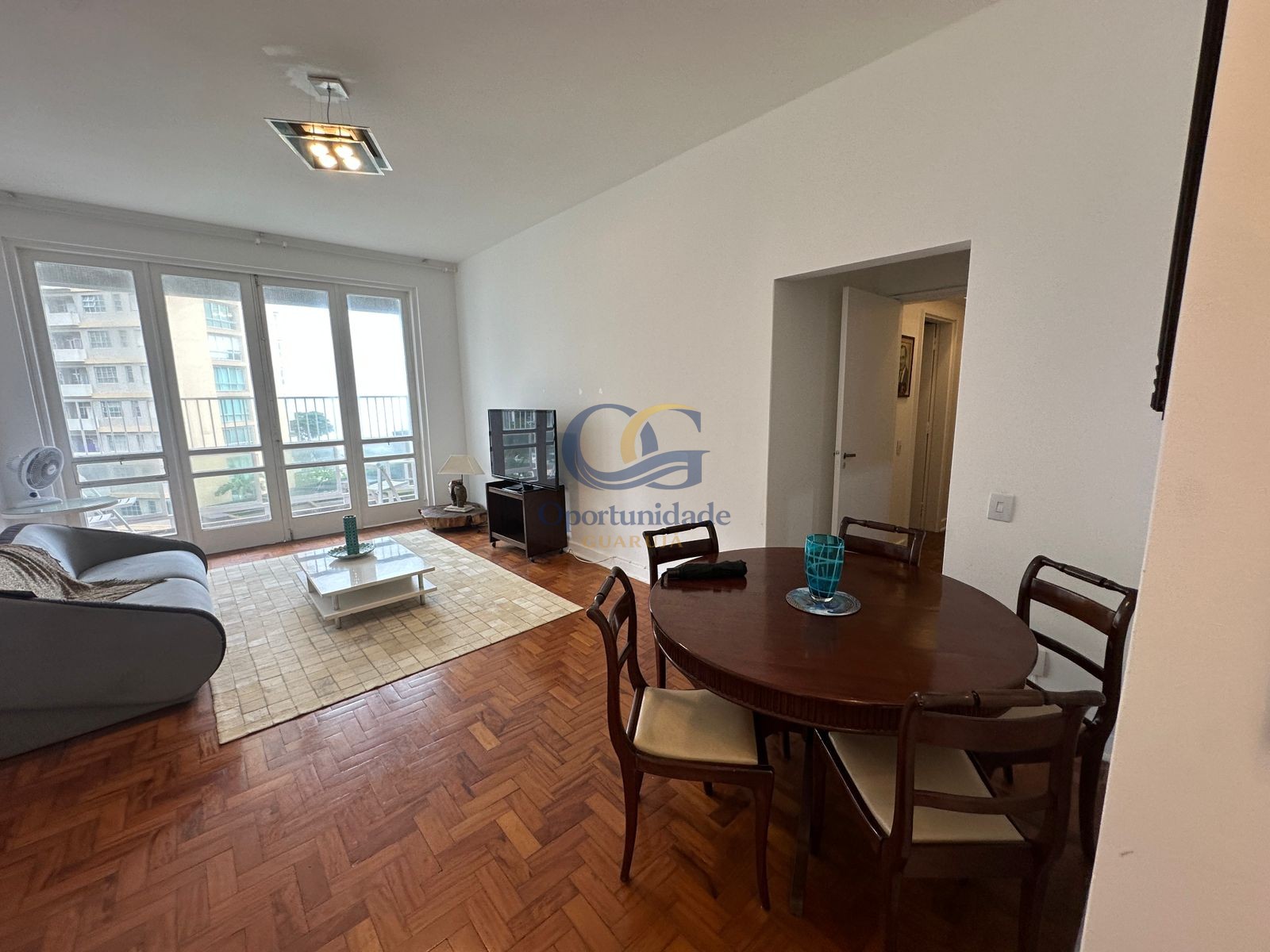 Apartamento Frente ao Mar nas Pitangueiras, Guarujá - SP