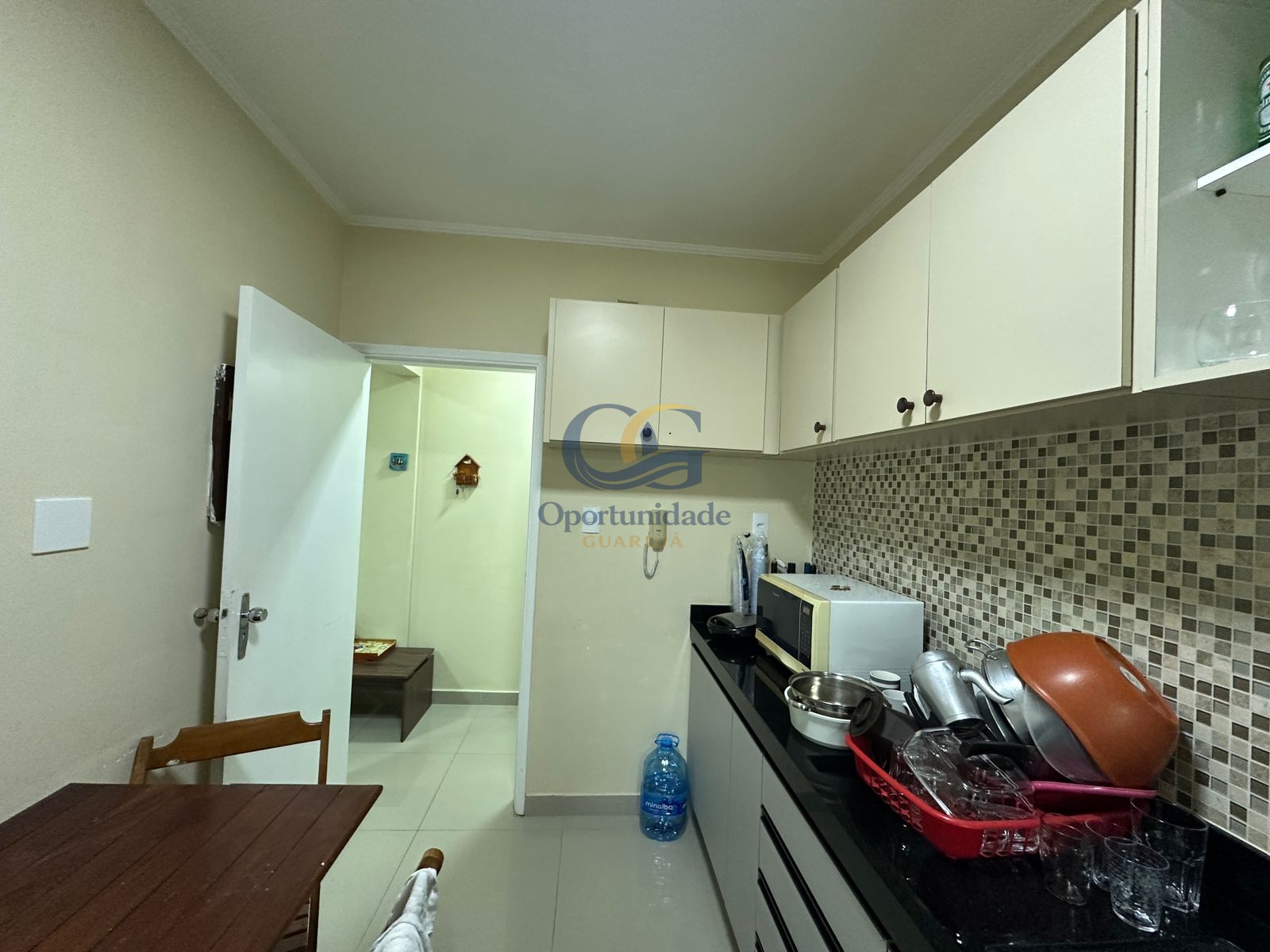 Apartamento na Praia da Enseada, Guarujá - SP