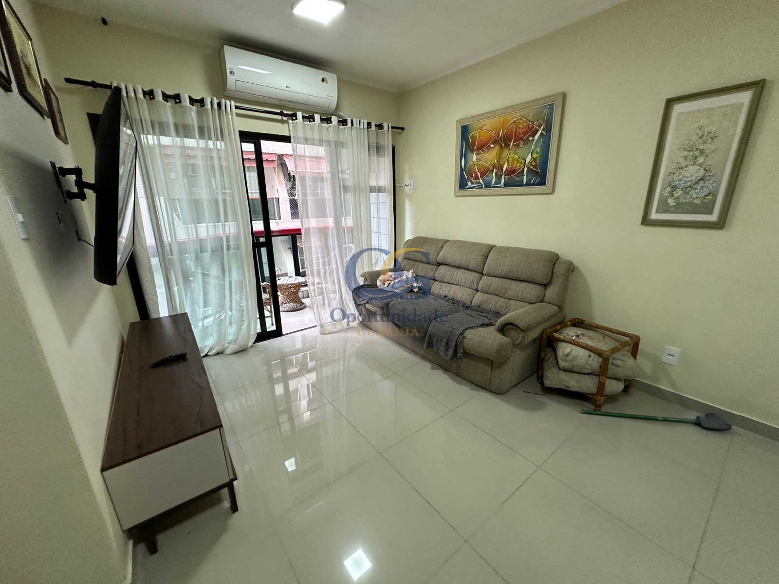 Apartamento na Praia da Enseada, Guarujá - SP
