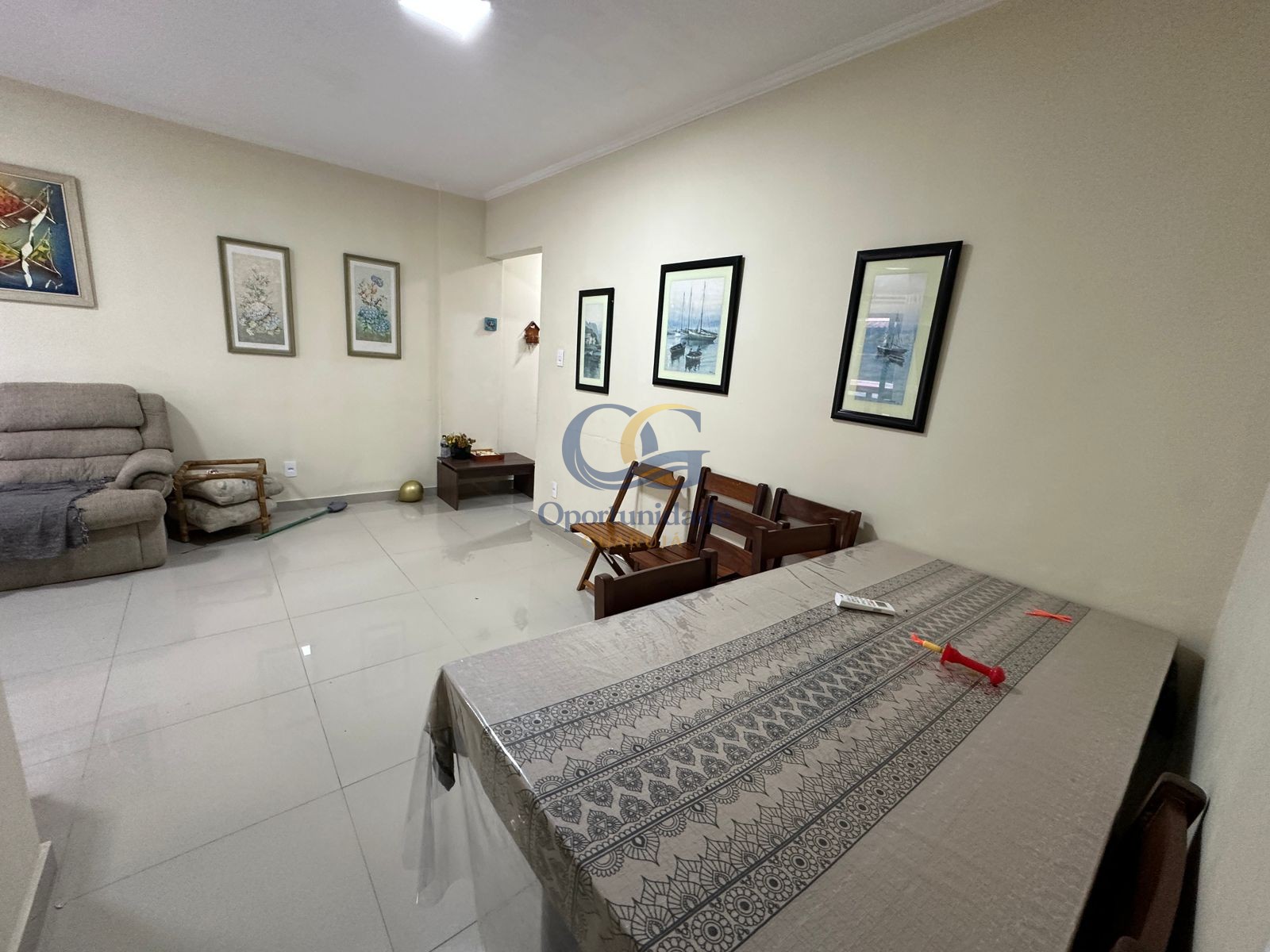 Apartamento na Praia da Enseada, Guarujá - SP