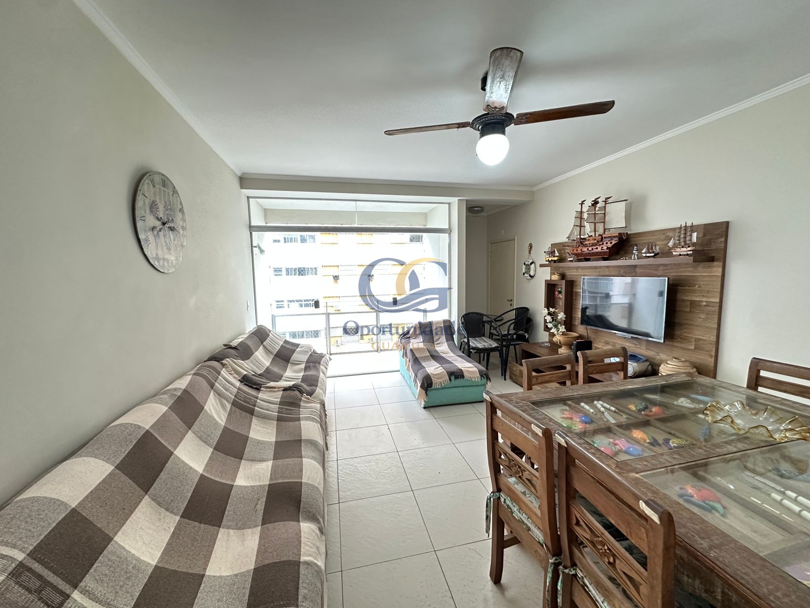 Apartamento na Praia das Pitangueiras, Guarujá - SP