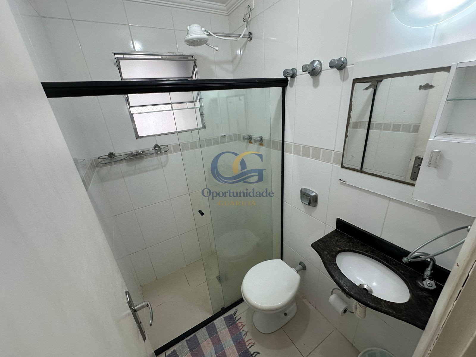 Apartamento na Praia das Pitangueiras, Guarujá - SP