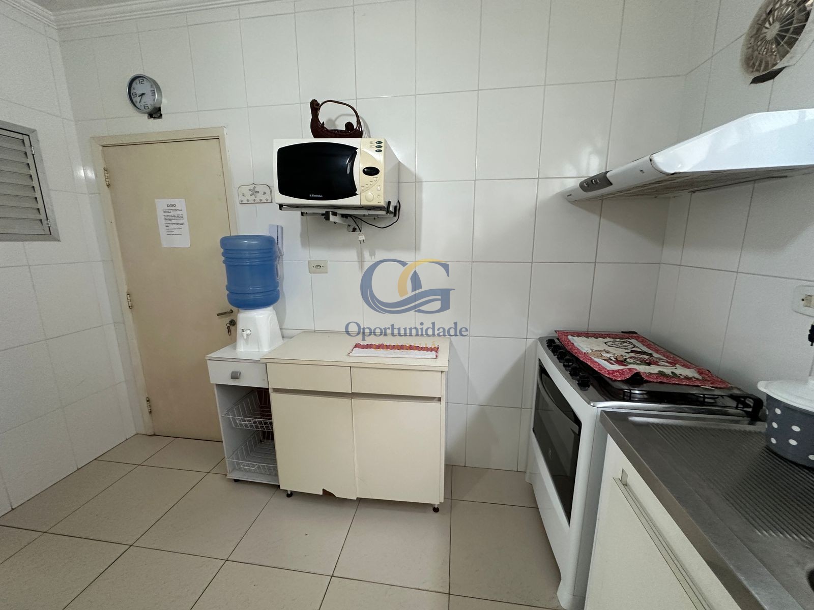 Apartamento na Praia das Pitangueiras, Guarujá - SP