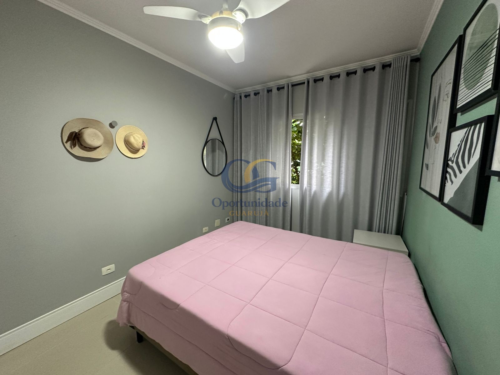 Apartamento na Praia da Enseada, Guarujá - SP