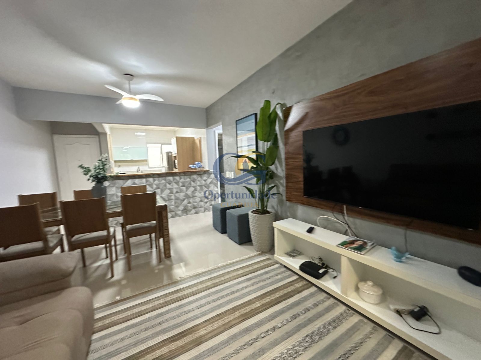 Apartamento na Praia da Enseada, Guarujá - SP