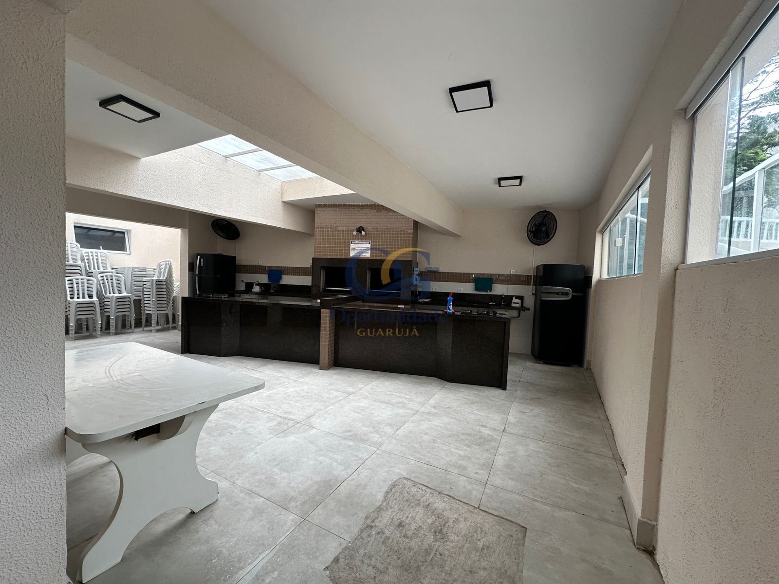 Apartamento na Praia da Enseada, Guarujá - SP