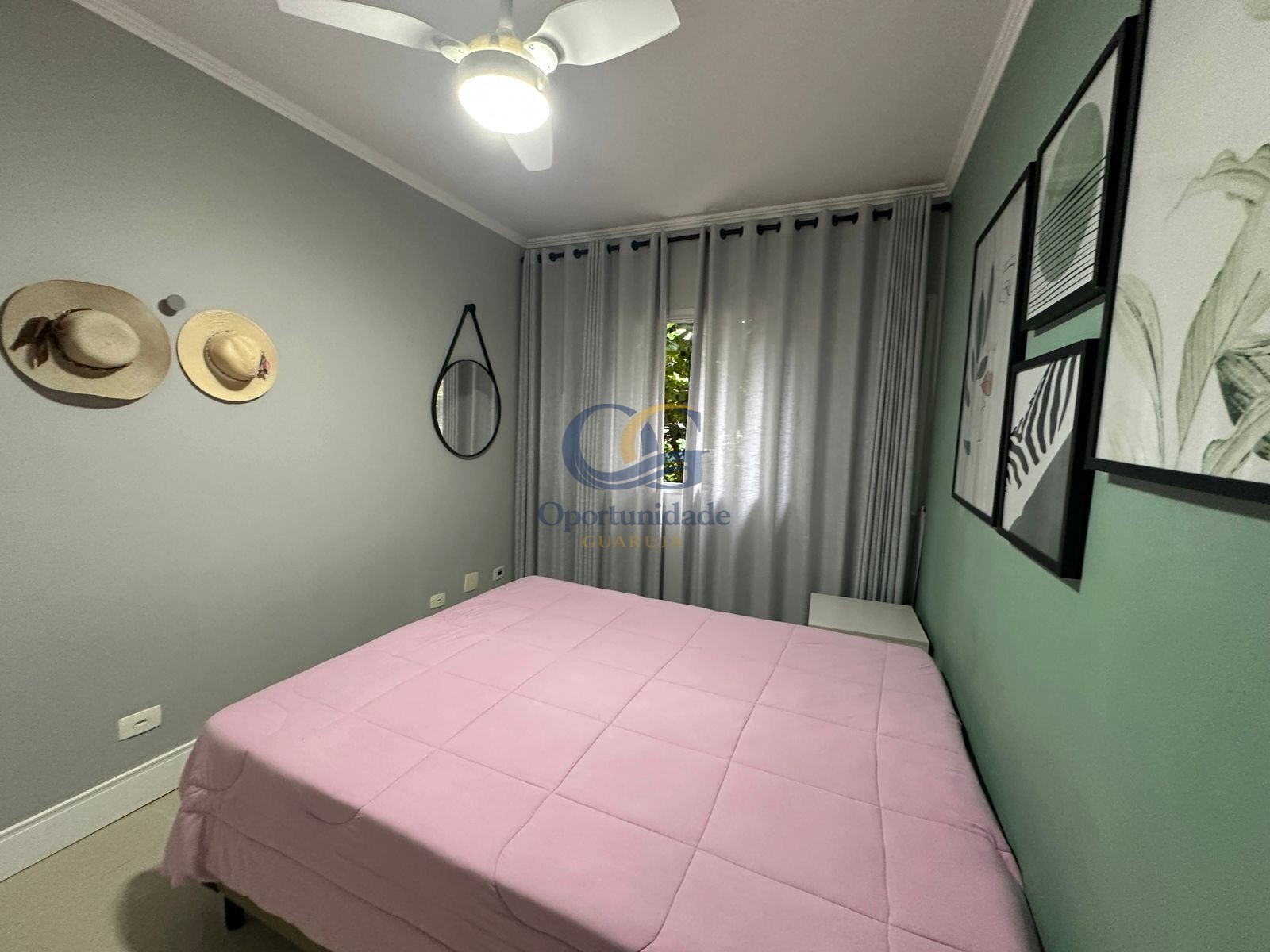Apartamento na Praia da Enseada, Guarujá - SP