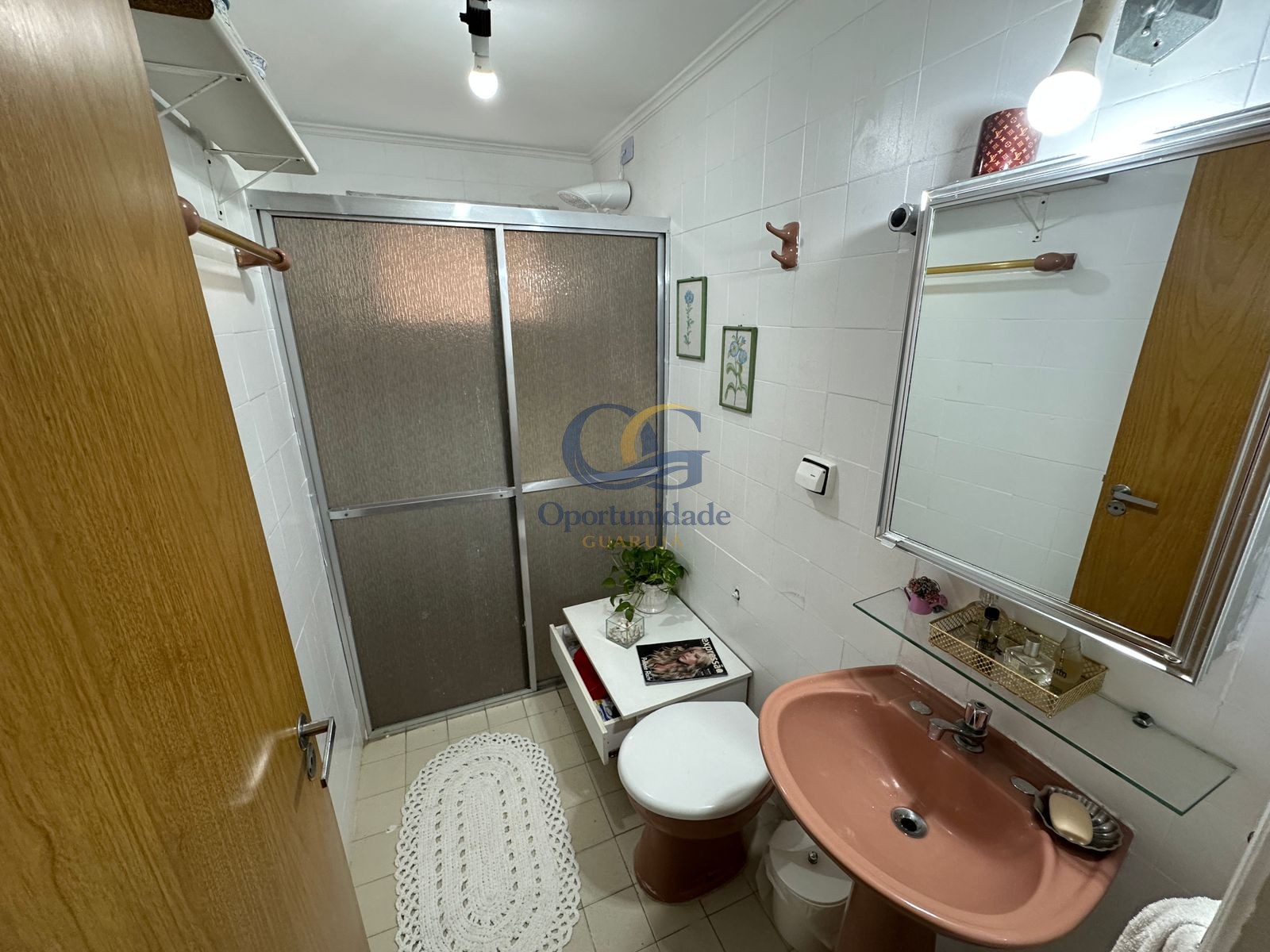 Apartamento na Praia das Pitangueiras, Guarujá - SP