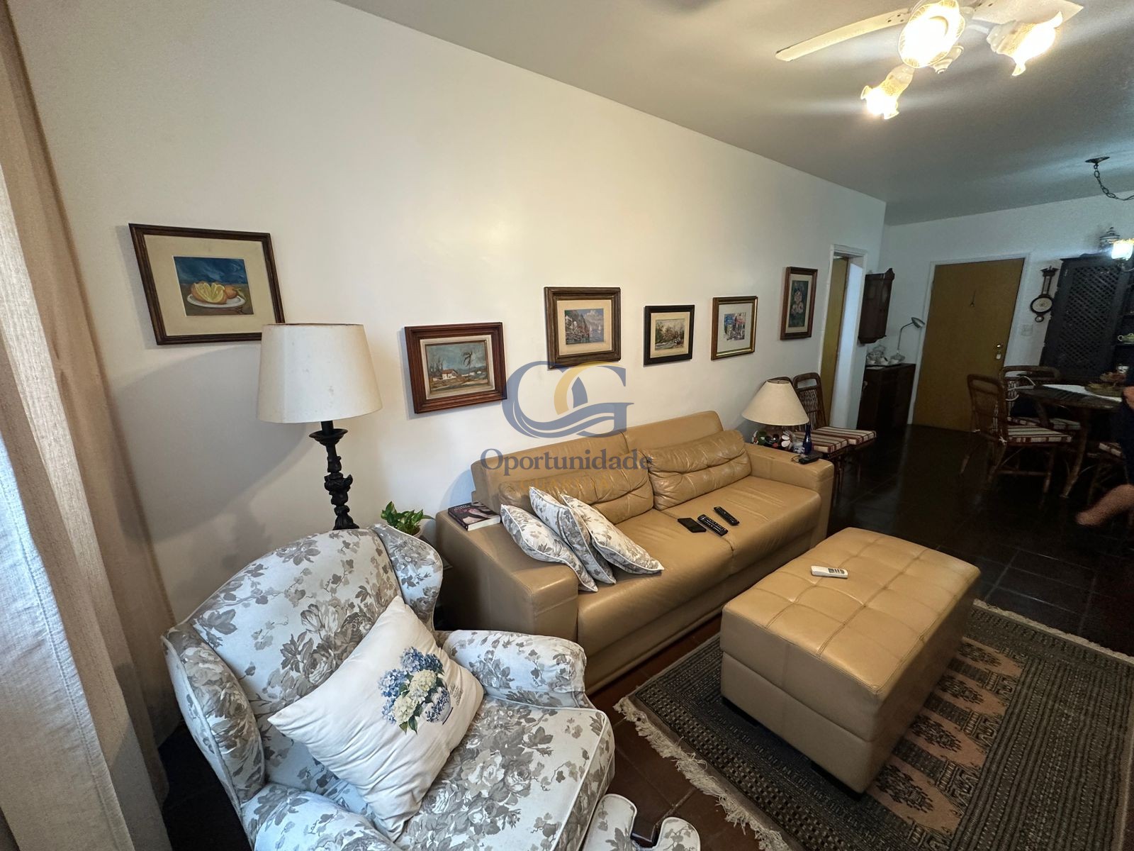Apartamento na Praia das Pitangueiras, Guarujá - SP