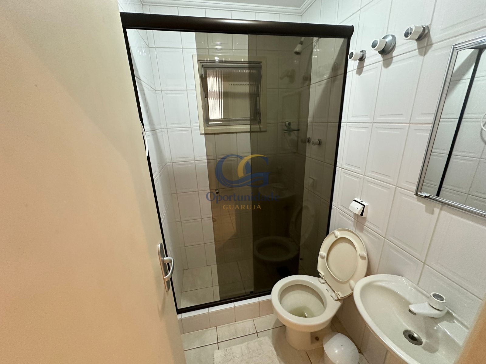 Apartamento na Praia das Pitangueiras, Guarujá - SP