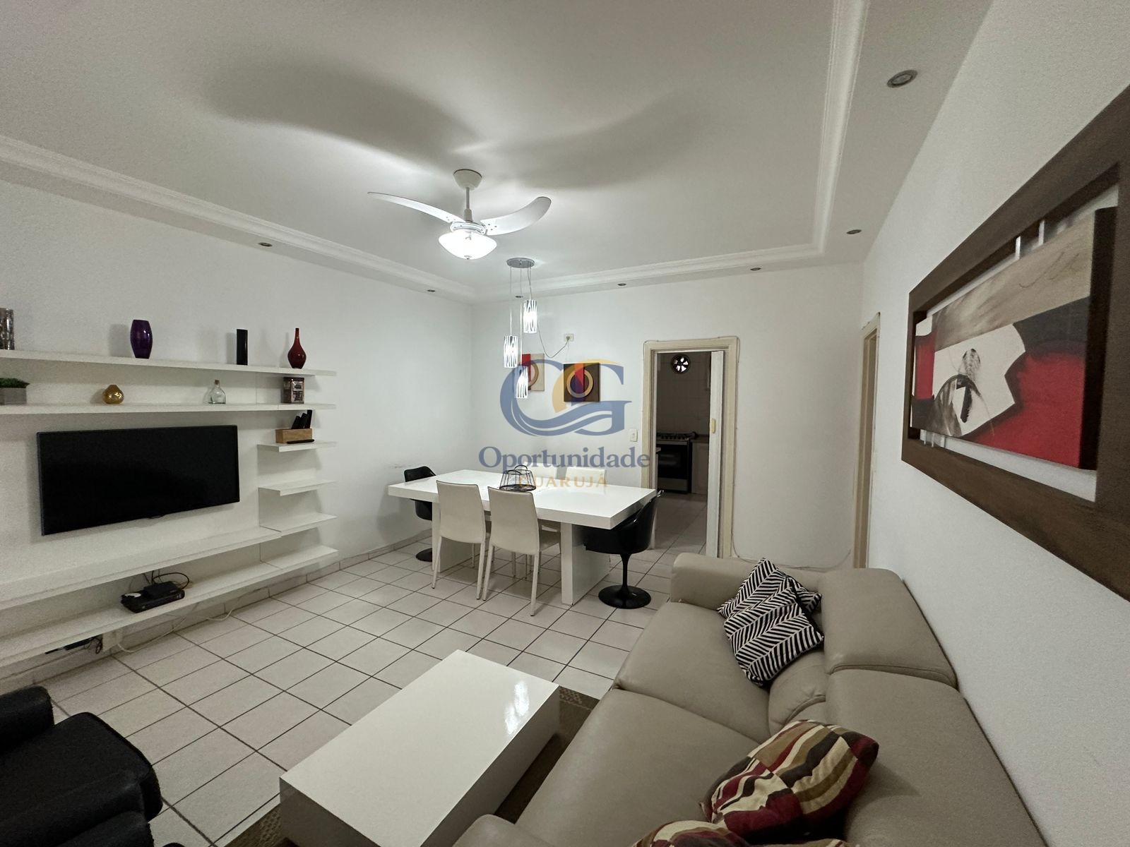 Apartamento na Praia das Pitangueiras, Guarujá - SP
