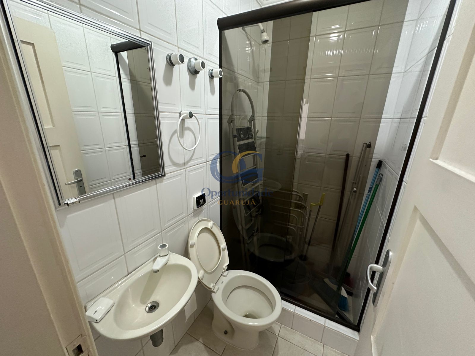 Apartamento na Praia das Pitangueiras, Guarujá - SP