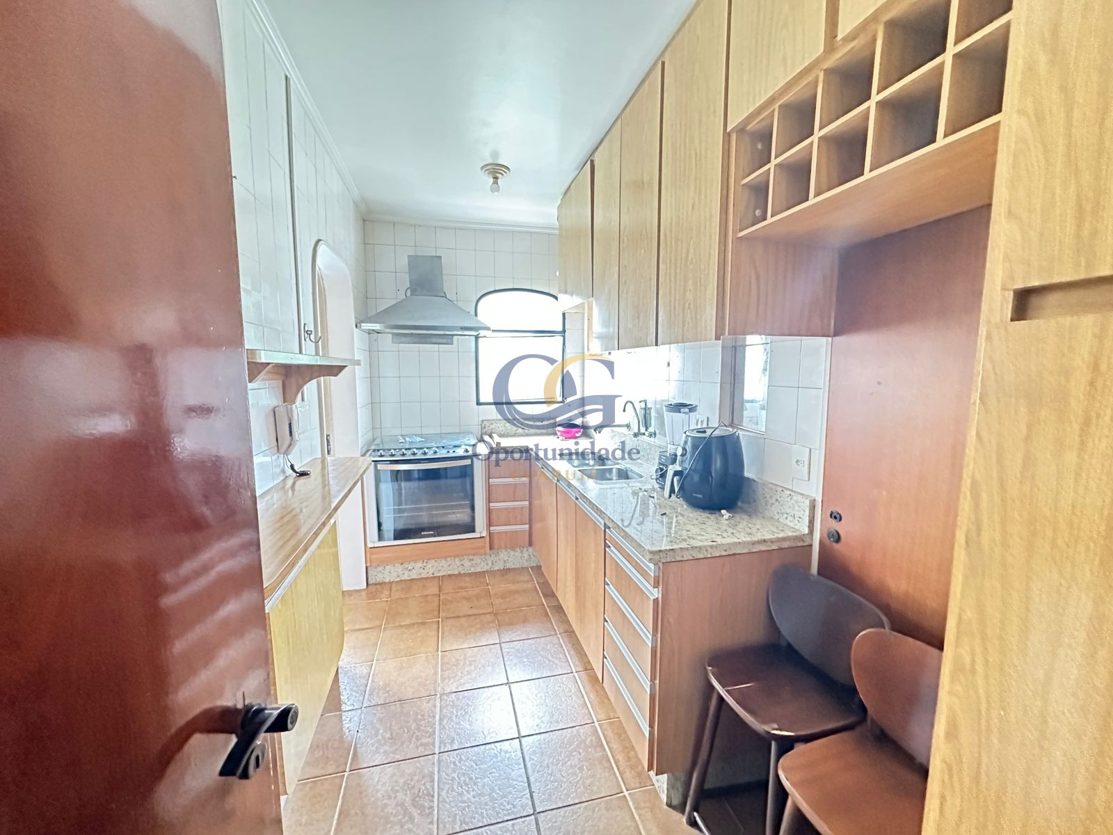 Apartamento na Praia das Pitangueiras, Guarujá - SP