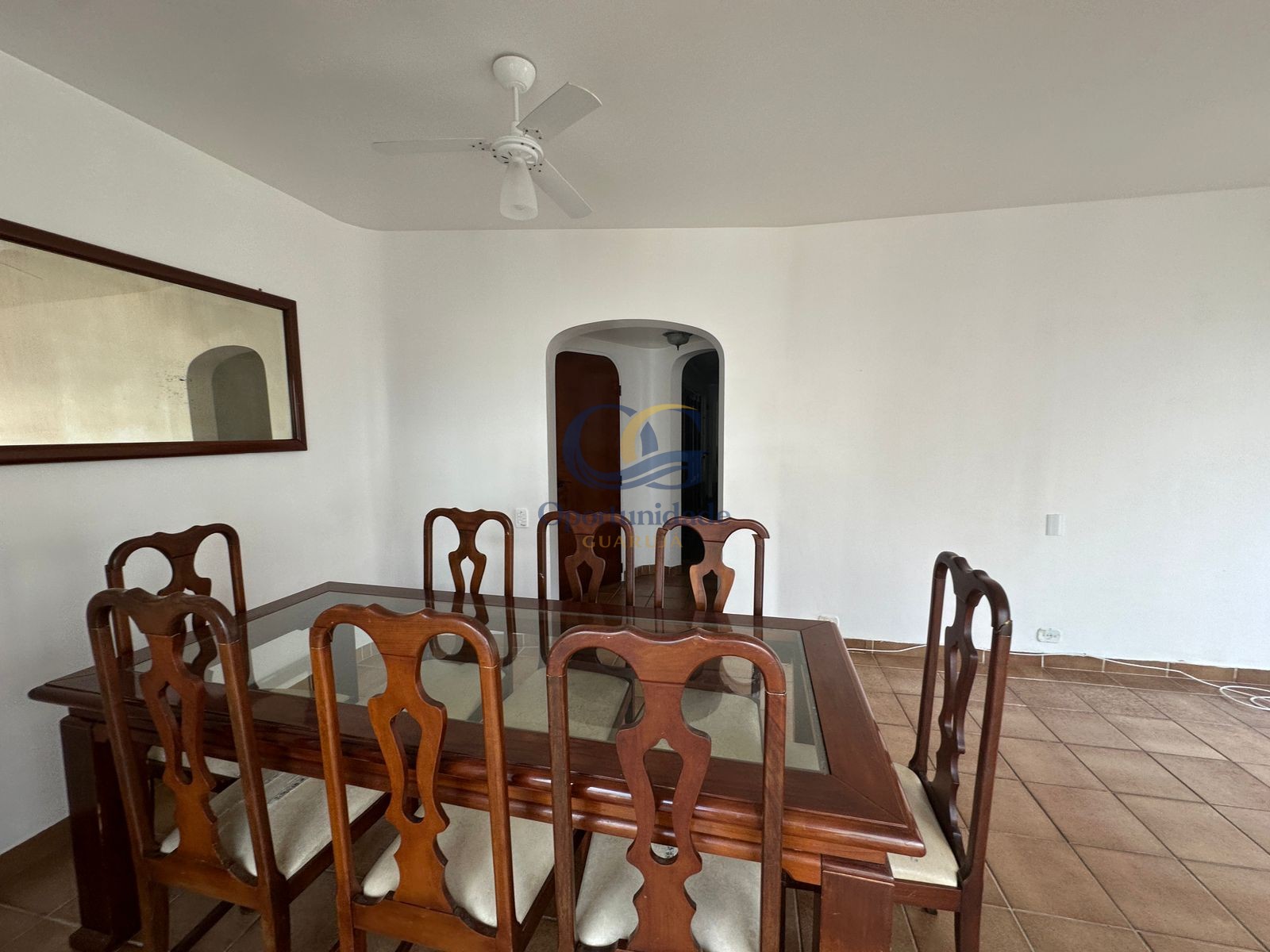 Apartamento na Praia das Pitangueiras, Guarujá - SP