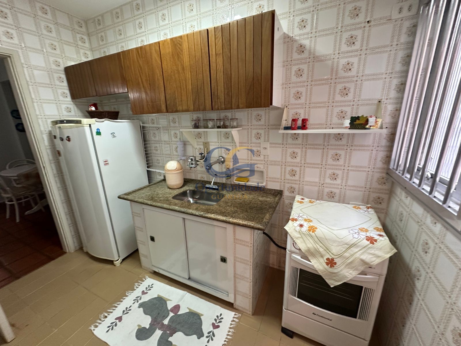 Apartamento na Praia das Pitangueiras, Guarujá - SP