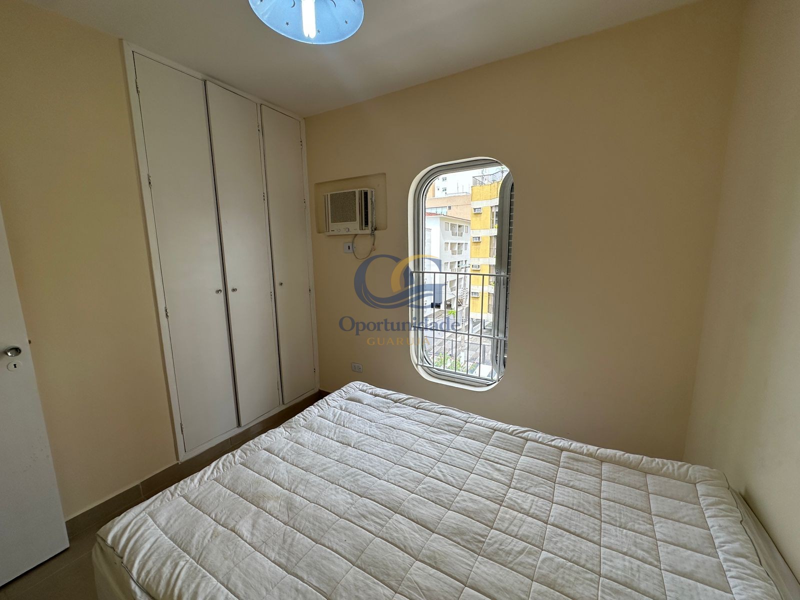 Apartamento na Praia da Enseada, Guarujá - SP