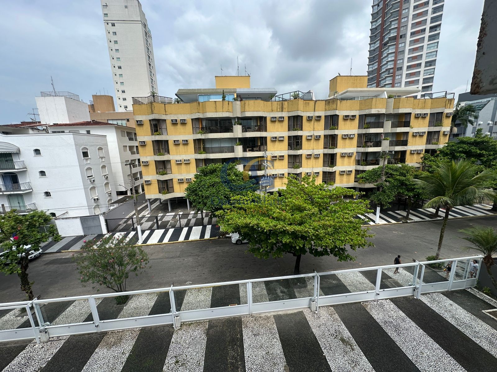 Apartamento na Praia da Enseada, Guarujá - SP