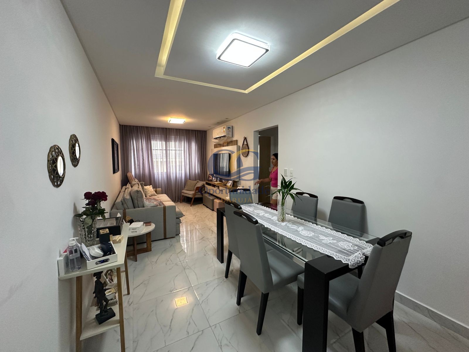 Apartamento na Praia das Pitangueiras, Guarujá - SP