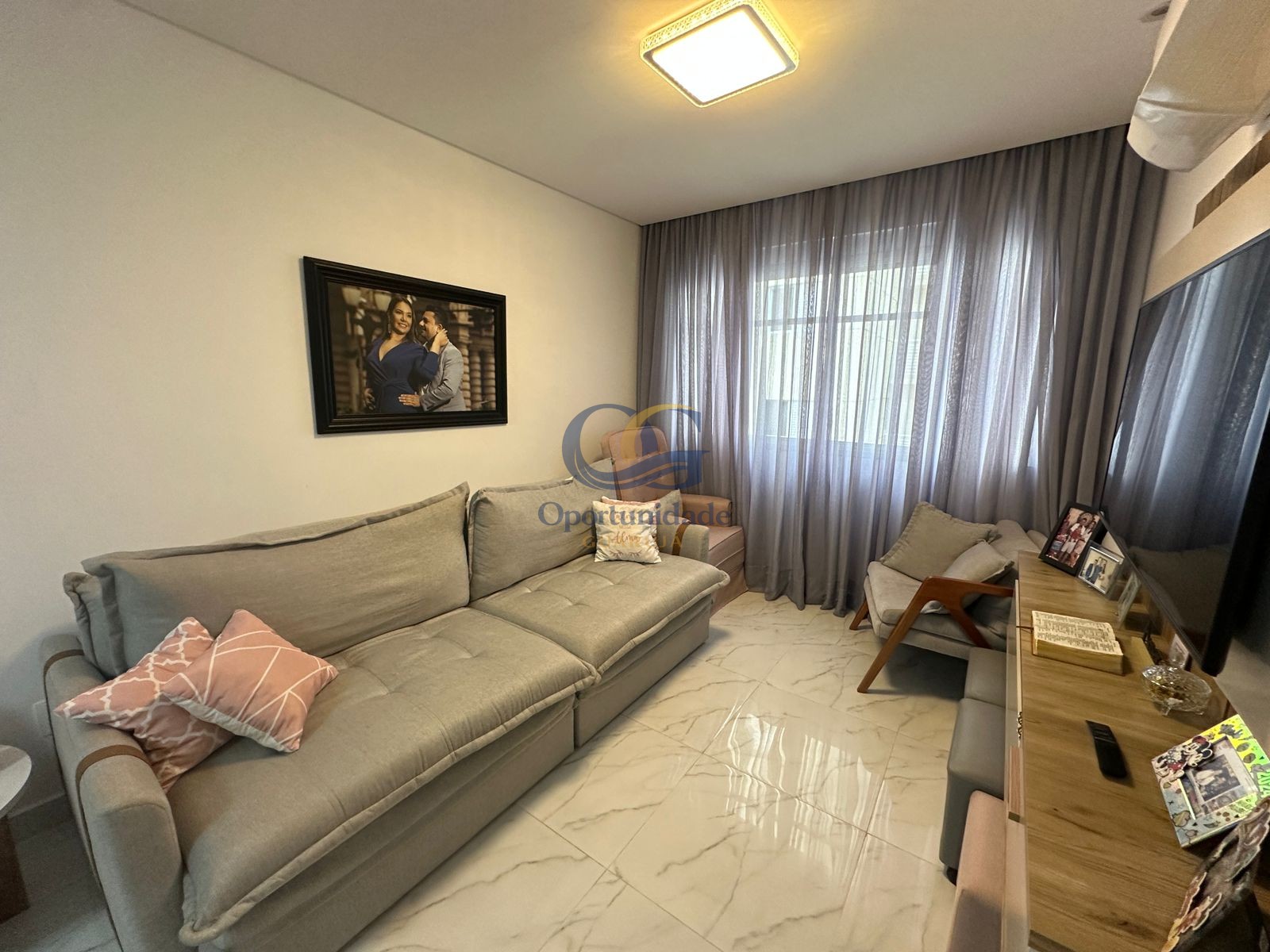 Apartamento na Praia das Pitangueiras, Guarujá - SP