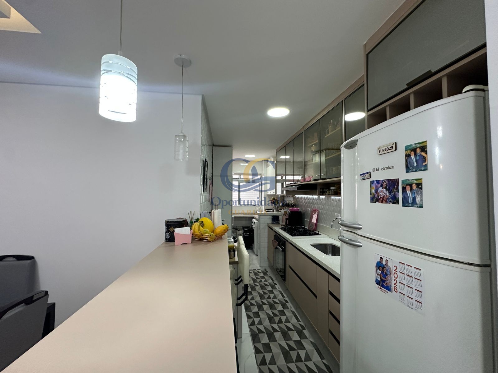 Apartamento na Praia das Pitangueiras, Guarujá - SP