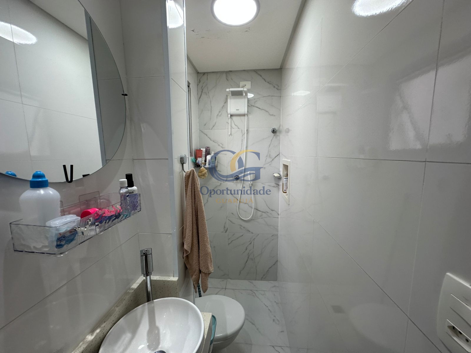 Apartamento na Praia das Pitangueiras, Guarujá - SP