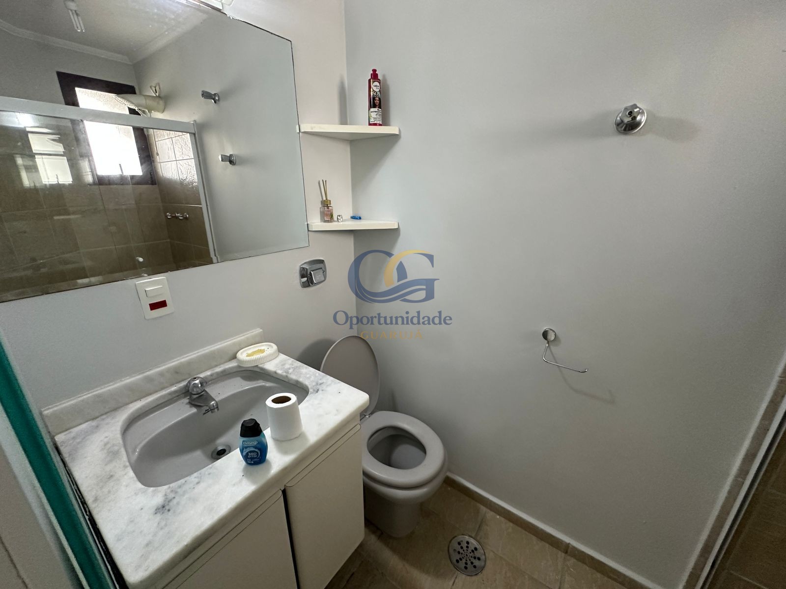 Apartamento na Praia das Pitangueiras, Guarujá - SP
