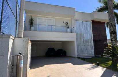 Casa-5-dormitorios-Jardim Acapulco