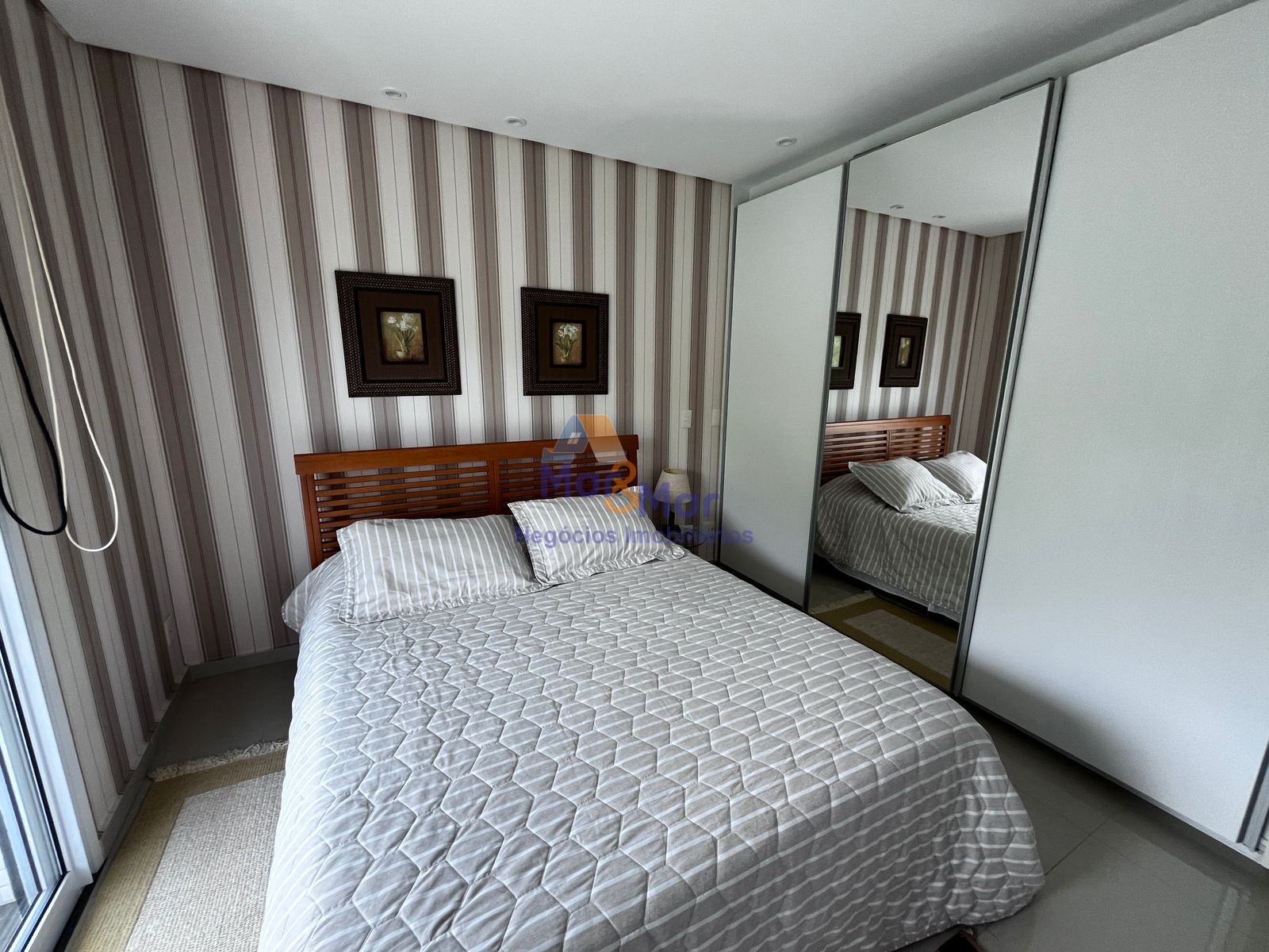 Apartamento Frente ao Mar, Praia da Enseada - GUARUJÁ - SP