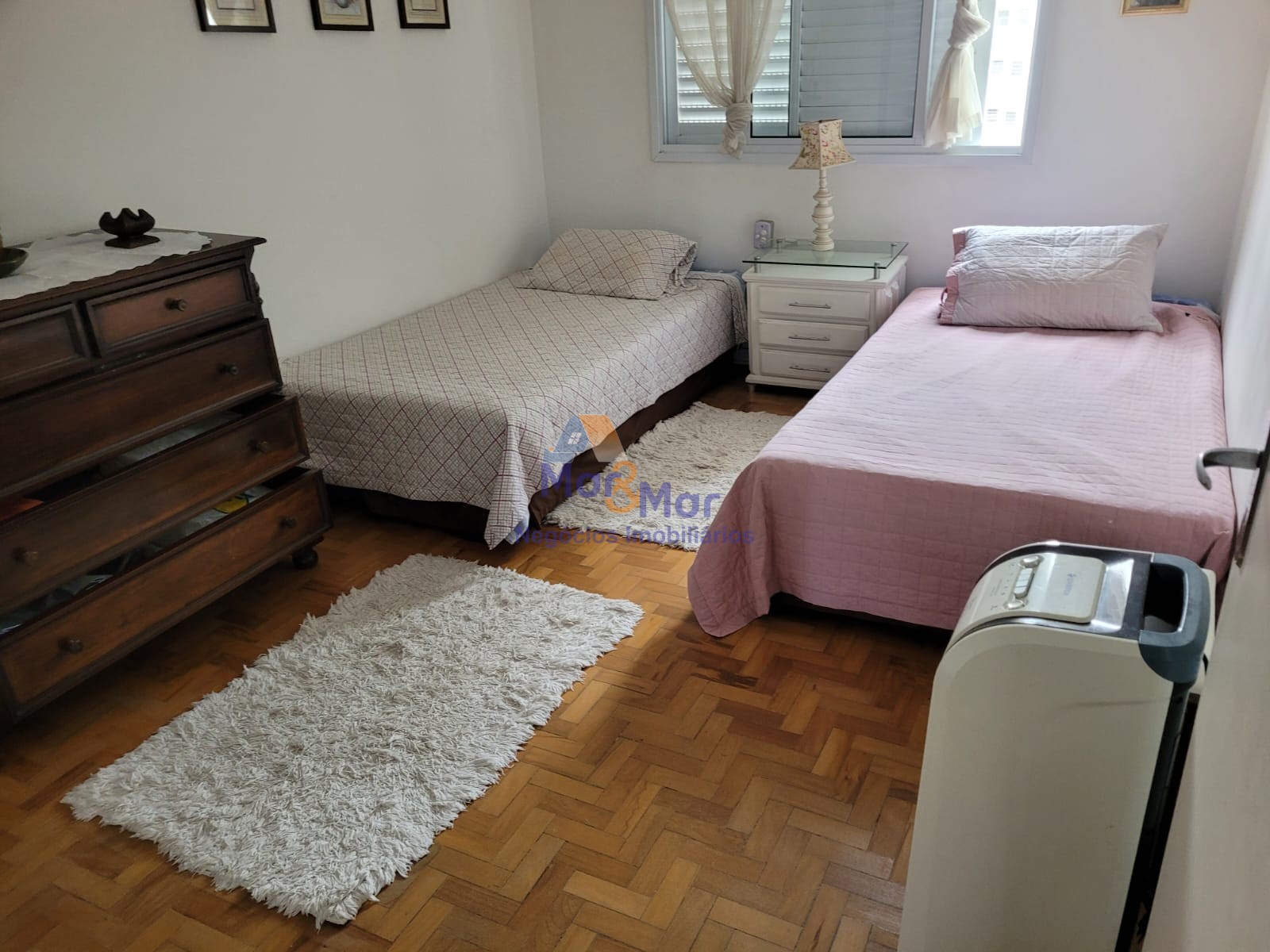 Apartamento na Praia das Pitangueiras, Guarujá - SP