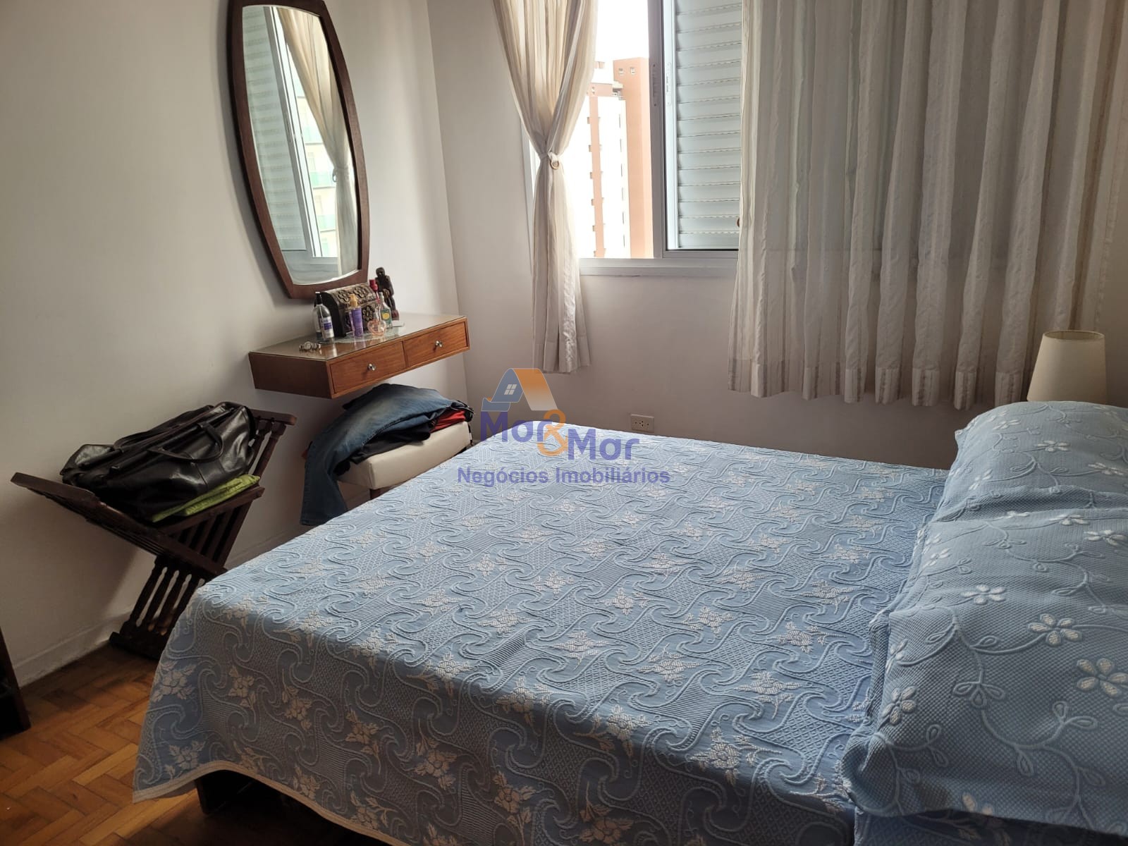Apartamento na Praia das Pitangueiras, Guarujá - SP
