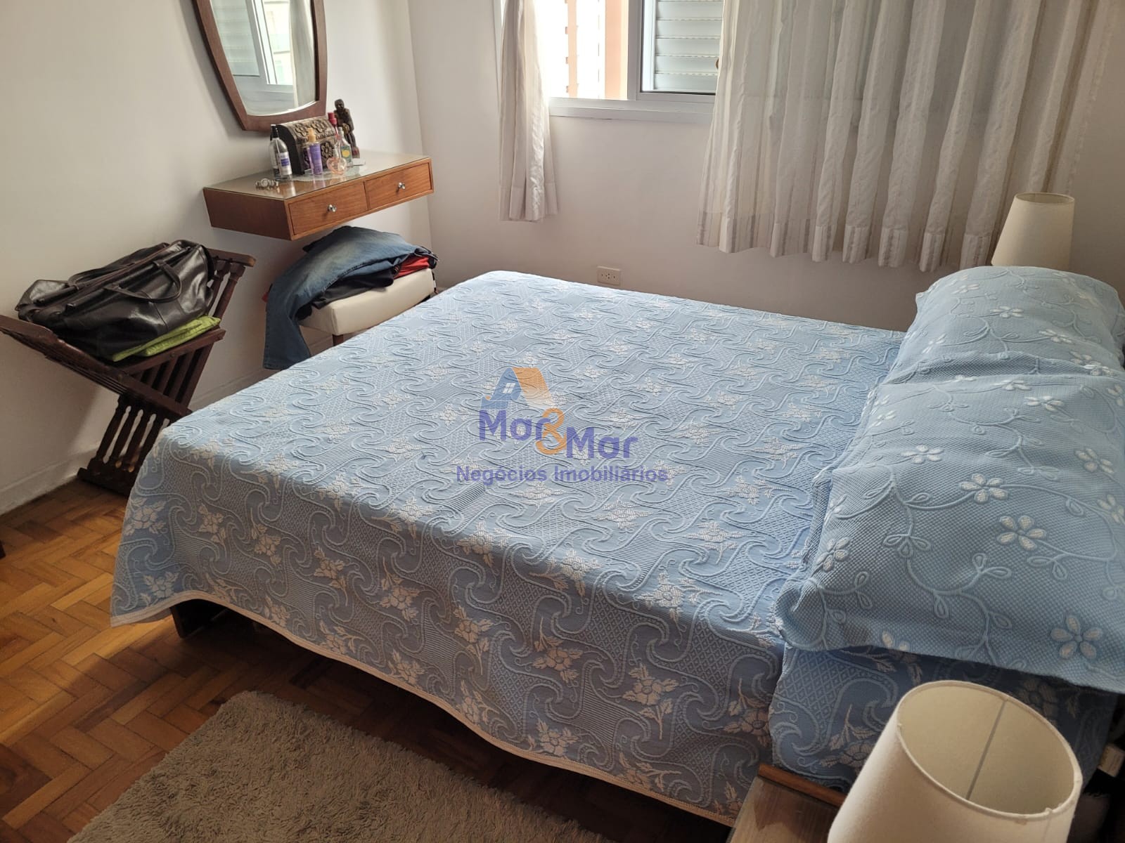 Apartamento na Praia das Pitangueiras, Guarujá - SP