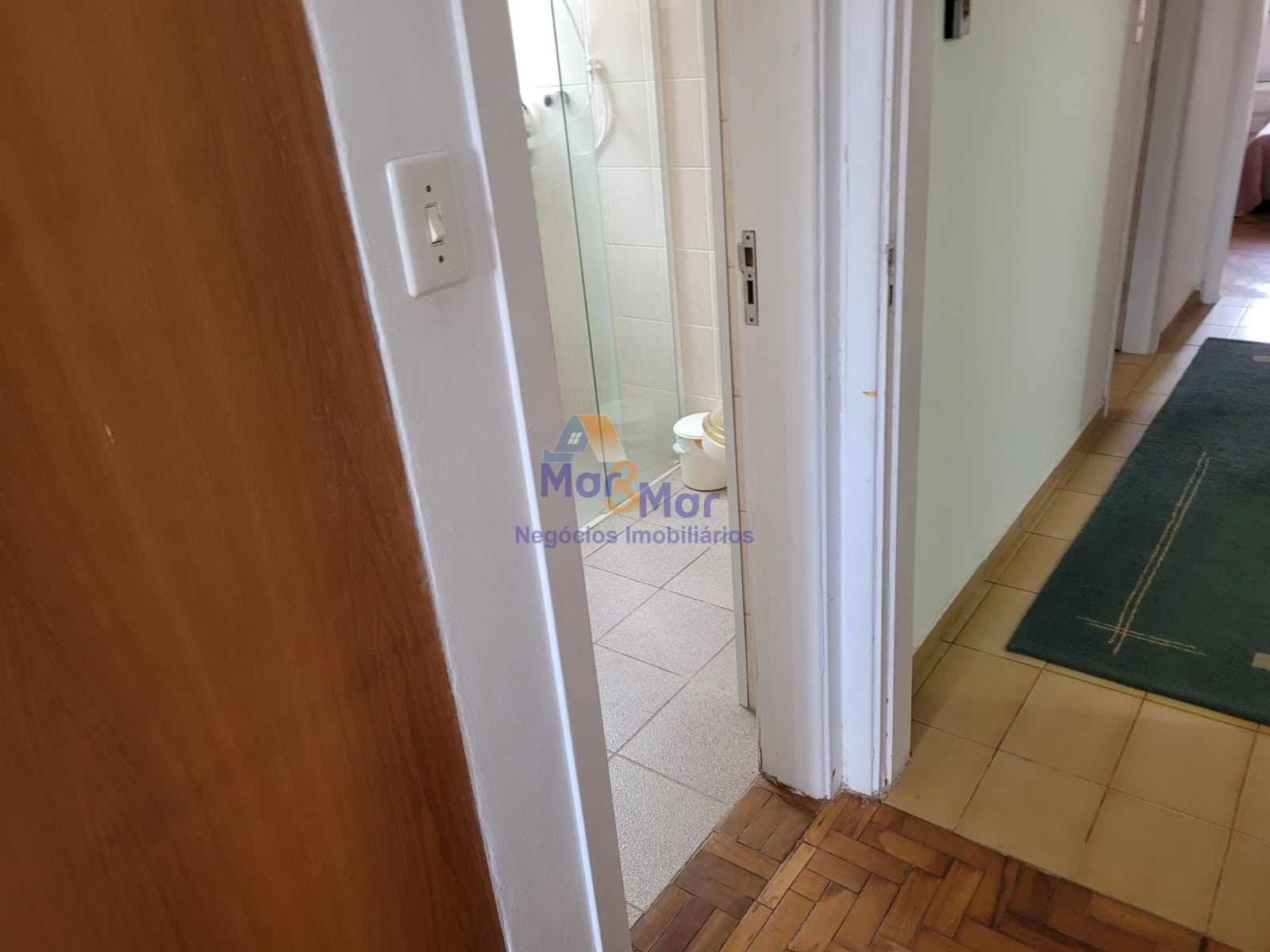 Apartamento na Praia das Pitangueiras, Guarujá - SP