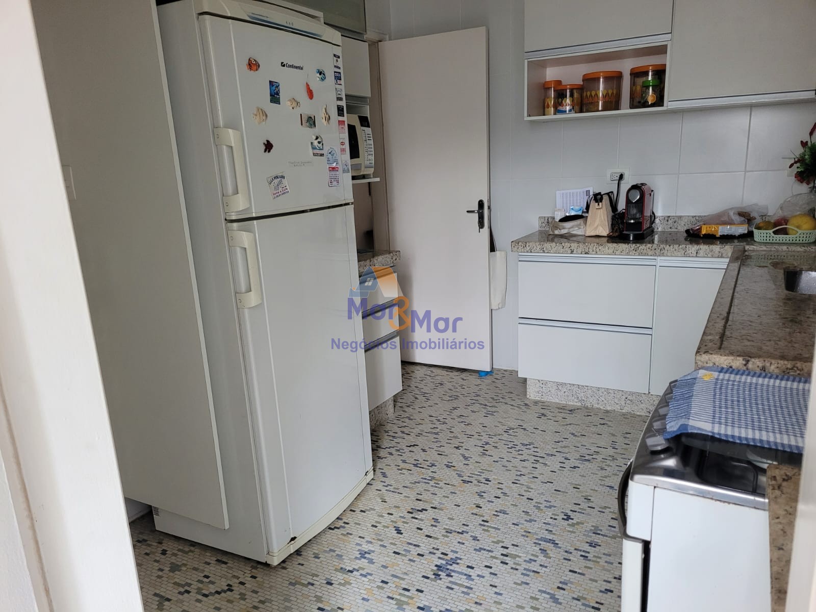 Apartamento na Praia das Pitangueiras, Guarujá - SP