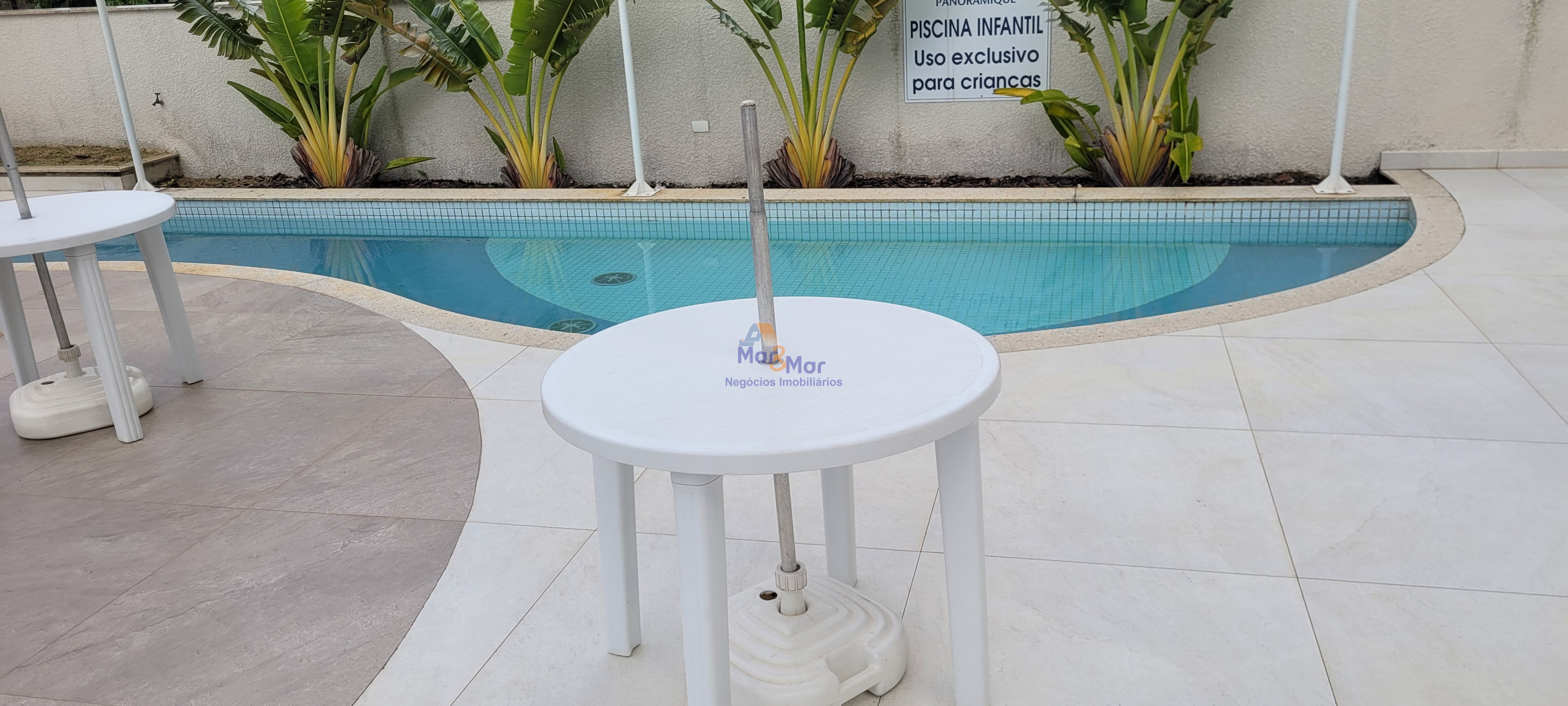 Apartamento na Praia da Enseada, Guarujá - SP