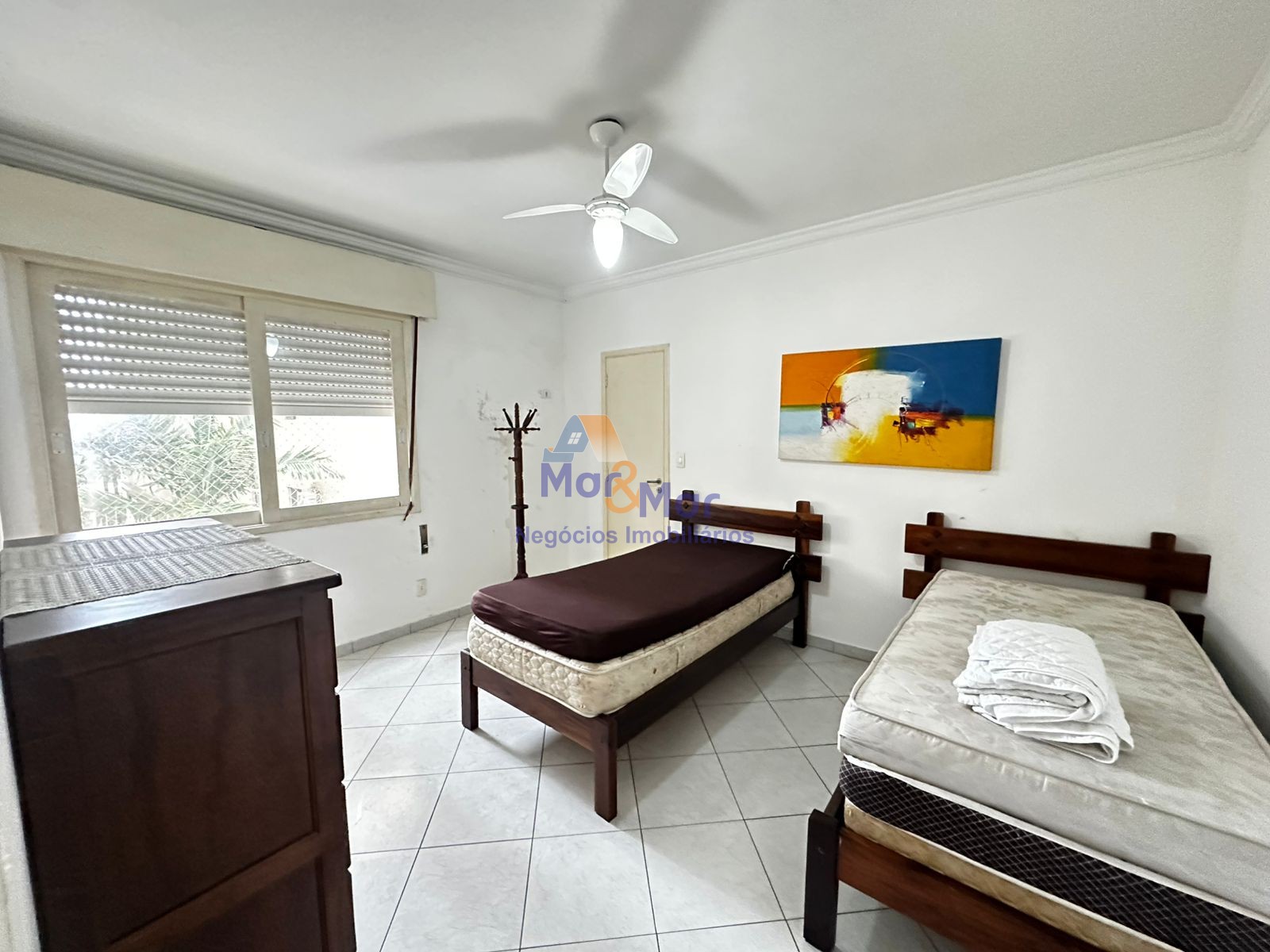 Apartamento na Praia das Pitangueiras, Guarujá - SP