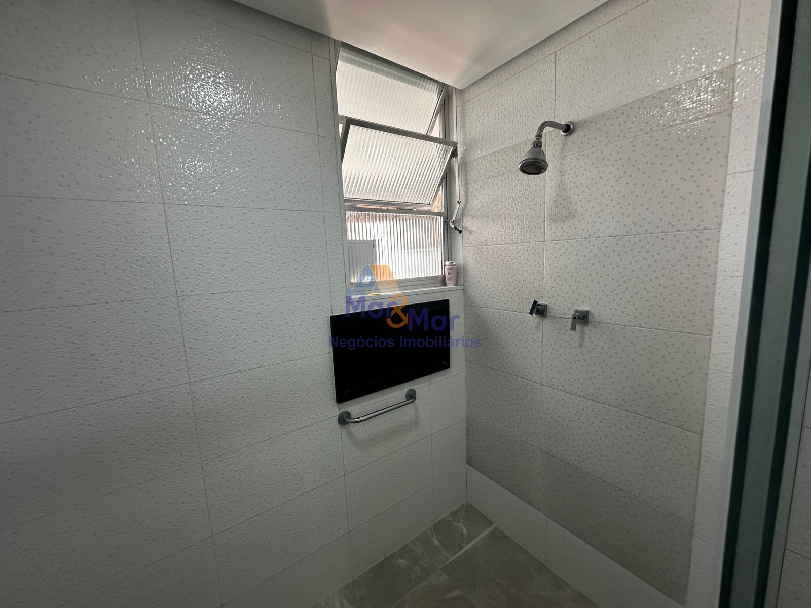 Apartamento Frente ao Mar nas Pitangueiras, Guarujá - SP