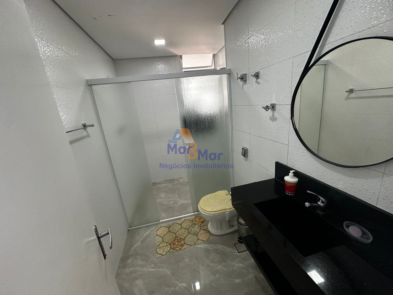 Apartamento Frente ao Mar nas Pitangueiras, Guarujá - SP